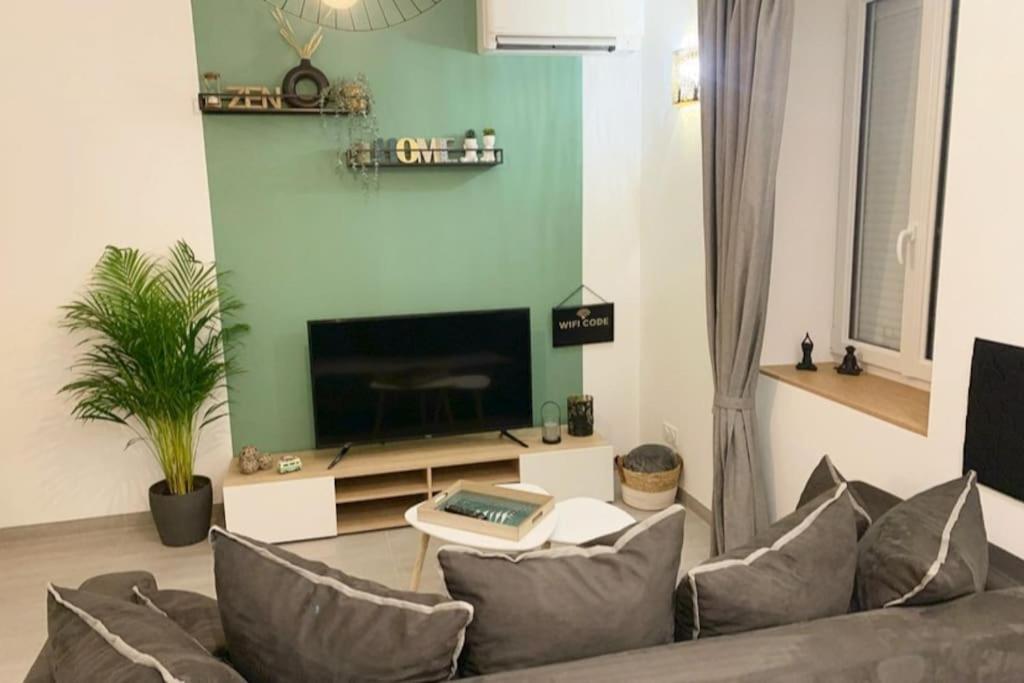 Maison Climatisee Toute Equipee モンチャニン エクステリア 写真